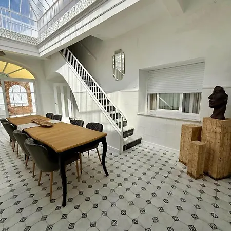 Palacio Con Piscina Privada Holiday home Puerto Real