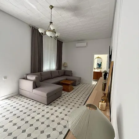 Palacio Con Piscina Privada *