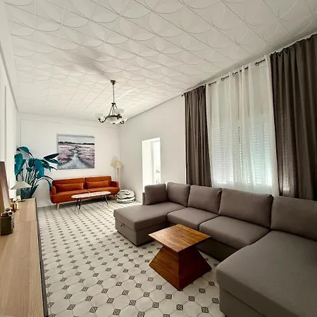 Palacio Con Piscina Privada 雷亚尔港
