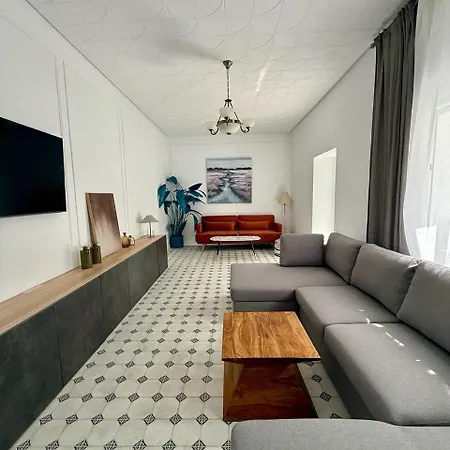 度假居 Palacio Con Piscina Privada *