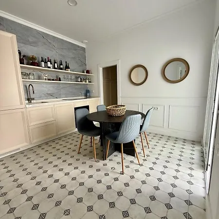 度假居 Palacio Con Piscina Privada *